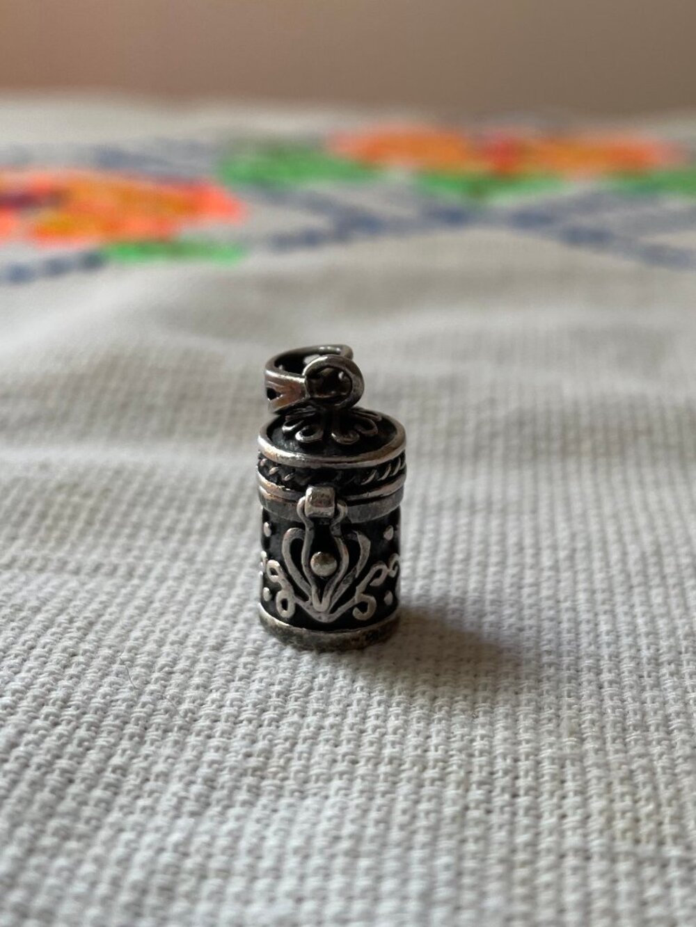 Vintage Sterling Silver Wish Box Pendent with Celtic Knot and Heart Design